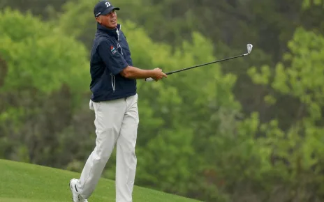 Kuchar shoots second straight 64, holds 1-shot lead in Greensboro