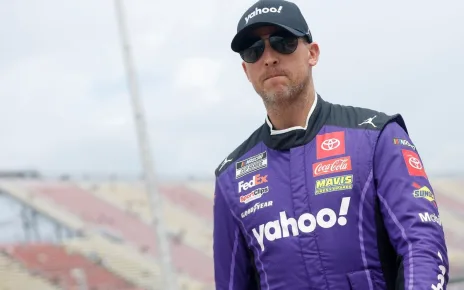 Hamlin “kicking myself” as battle ends in spin