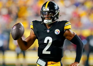 Steelers’ offense struggles under Russell Wilson, Justin Fields