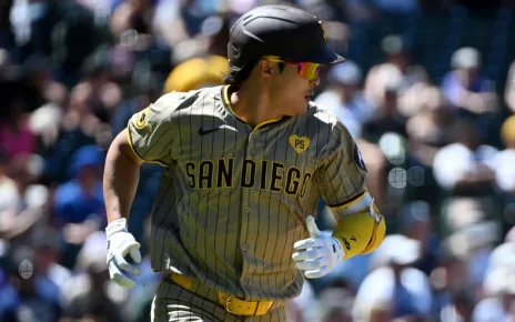 Padres’ Ha-Seong Kim (shoulder) leaves game vs. Rockies