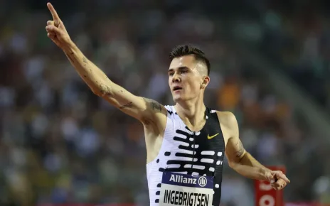 Jakob Ingebrigtsen breaks 3K world record by over 3 seconds