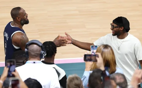 Bronny James can’t call LeBron ‘dad’ as teammates