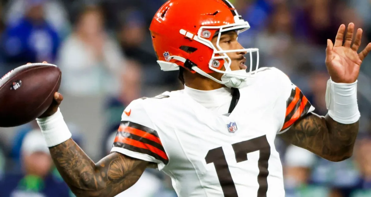 Cleveland Browns keep all four quarterbacks on 53-man roster