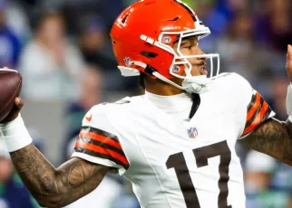 Cleveland Browns keep all four quarterbacks on 53-man roster