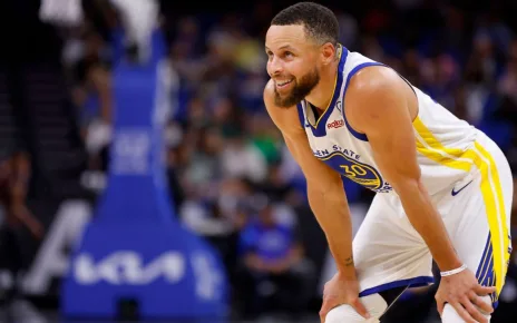 Warriors’ Stephen Curry signs 1-year, .6 million extension