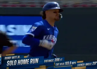 Bobby Witt MASHES a solo home run to extend Royals' lead over Twins