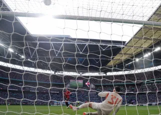 Jonny misses from the spot as City beat United to Community Shield title