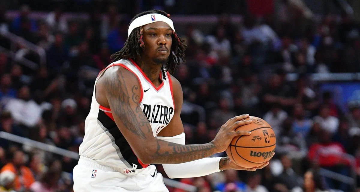 Report: Kings interested in trading for Blazers big man Williams III