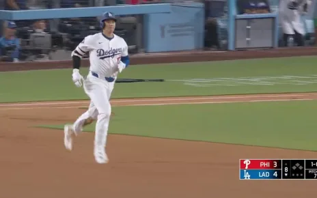 Dodgers Shohei Ohtani launches his 34th home run, a solo shot that extends lead vs. Phillies