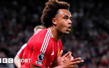 Man Utd 1-0 Fulham: Zirkzee makes dream start but what next for Sancho?