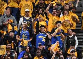 Suns troll Warriors fans with 2024 NBA schedule release post