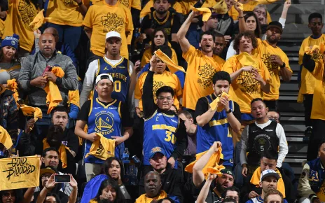 Suns troll Warriors fans with 2024 NBA schedule release post