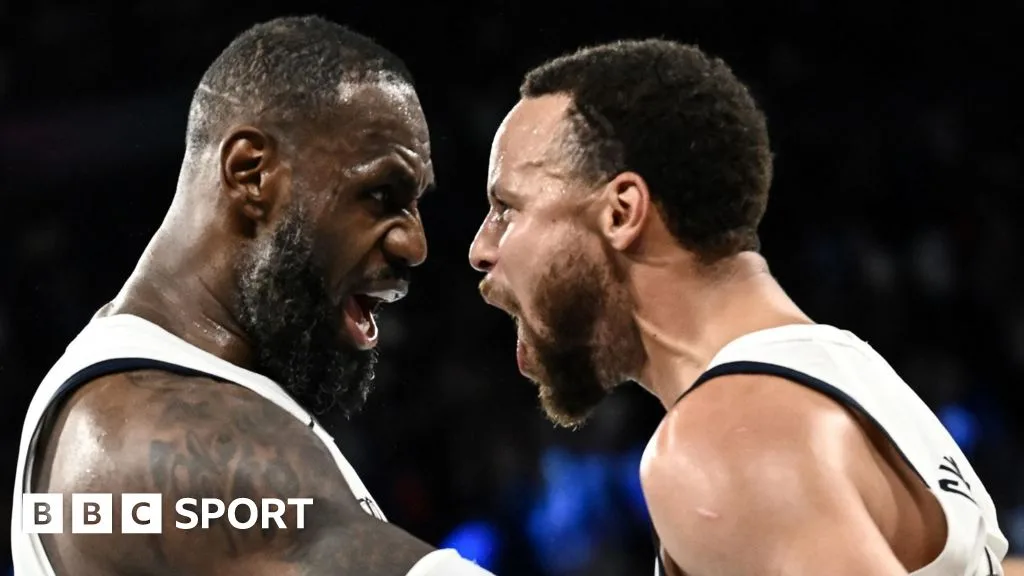 Olympic basketball Steph Curry and LeBron James lead US into final