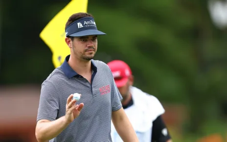 Beau Hossler shoots 60 at vulnerable Sedgefield in rain-delayed Wyndham Championship