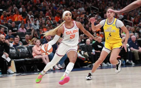 Carrington leads Sun over Sparks in historic night at TD Garden