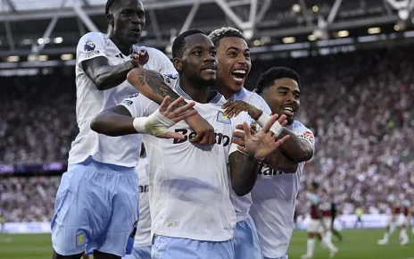 Jhon Duran delivers perfect apology to Aston Villa fans by signalling he’s here to stay as he scores his team’s winner against West Ham… after gesturing that he had agreed a move to the Hammers earlier this summer