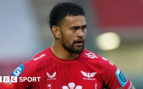 Vaea Fifita: Tonga forward signs new Scarlets deal