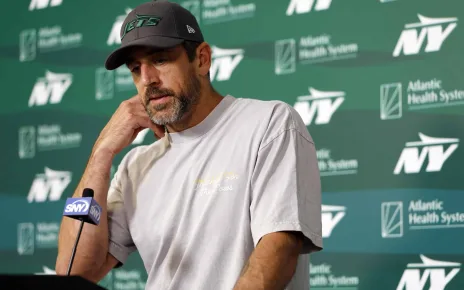 Former Jets Coach Slams Aaron Rodgers For Embarrassing Current Staff