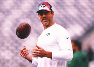 Jets QB Aaron Rodgers looks as though ‘he never missed any time’