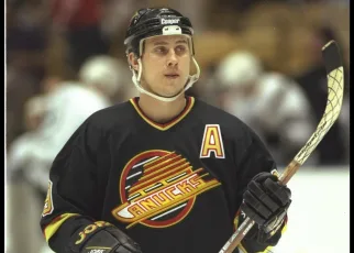 Alexander Mogilny: The Great Russian Enigma – The Hockey Writers – Hockey History