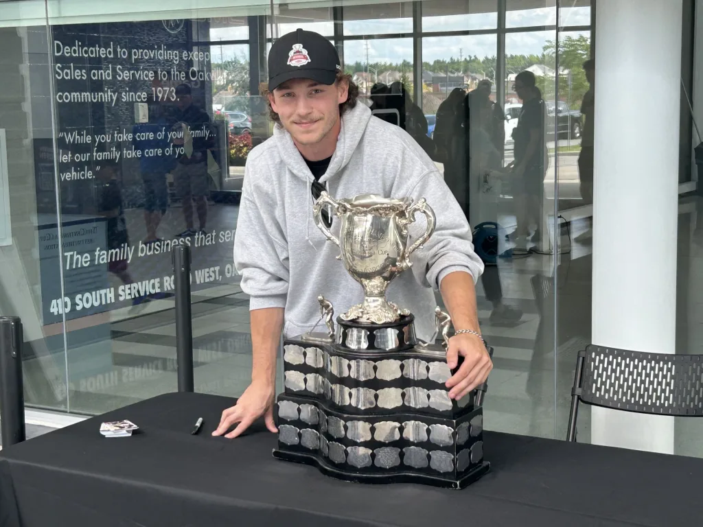 Canucks Prospect Josh Bloom Celebrates Memorial Cup in Hometown – The Hockey Writers – Canucks Prospects