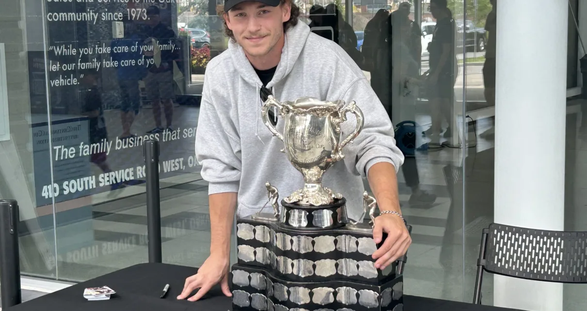 Canucks Prospect Josh Bloom Celebrates Memorial Cup in Hometown – The Hockey Writers – Canucks Prospects