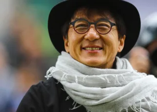 Jackie Chan to carry the Paralympic torch in the heart of Paris