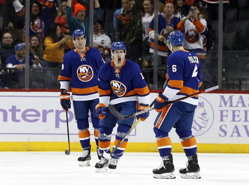 Islanders’ Eiserman & Bednarik’s Bromance Reminiscent of Barzal & Beauvillier’s – The Hockey Writers –