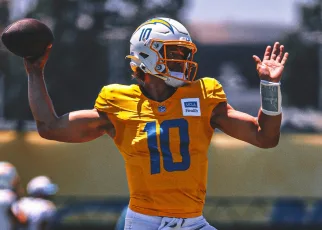 Chargers QB Justin Herbert returns to practice after missing 2 weeks with foot injury