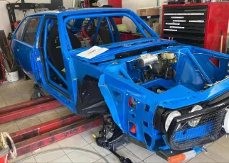 Patrice Auzet restoring Renault 30 for 2025 Dakar Classic