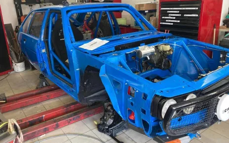 Patrice Auzet restoring Renault 30 for 2025 Dakar Classic