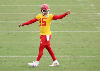 Video Showing Patrick Mahomes Throwing Blindfolded Passes Is Going Viral