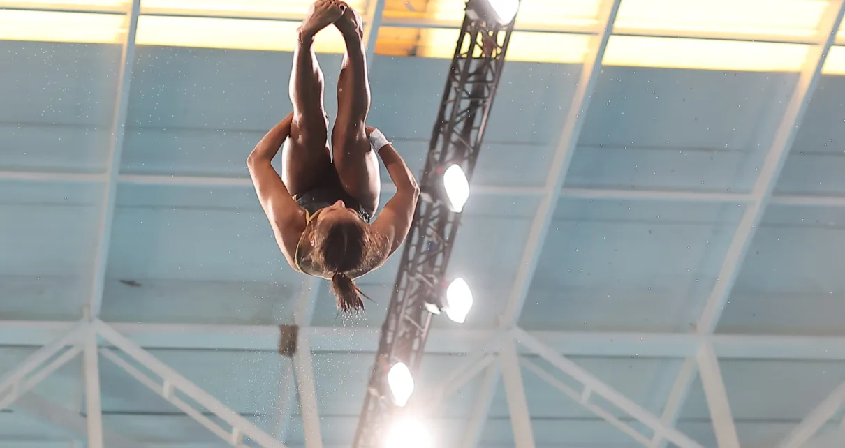 Texas Signs 2024 World Champs Medalist and Olympic Finalist Diver Alejandra Estudillo