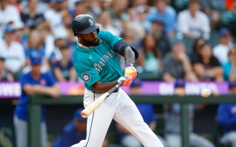 First inning displays Mariners’ talents across the board