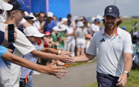 Fleetwood on familiar turf and shares lead as Olympic chase for golf takes shape