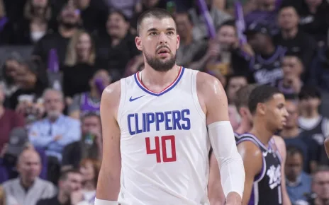 Clippers, center Ivica Zubac reportedly agree to three-year, .6 million contract extension