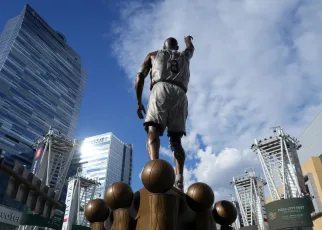 New statue honoring Kobe and Gianna Bryant unveiled outside of Crypto.com Arena