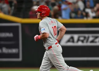 J.T. Realmuto hits homer on day he reaches 10 years MLB service time