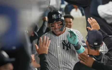 Aaron Judge homers twice, on pace for 60