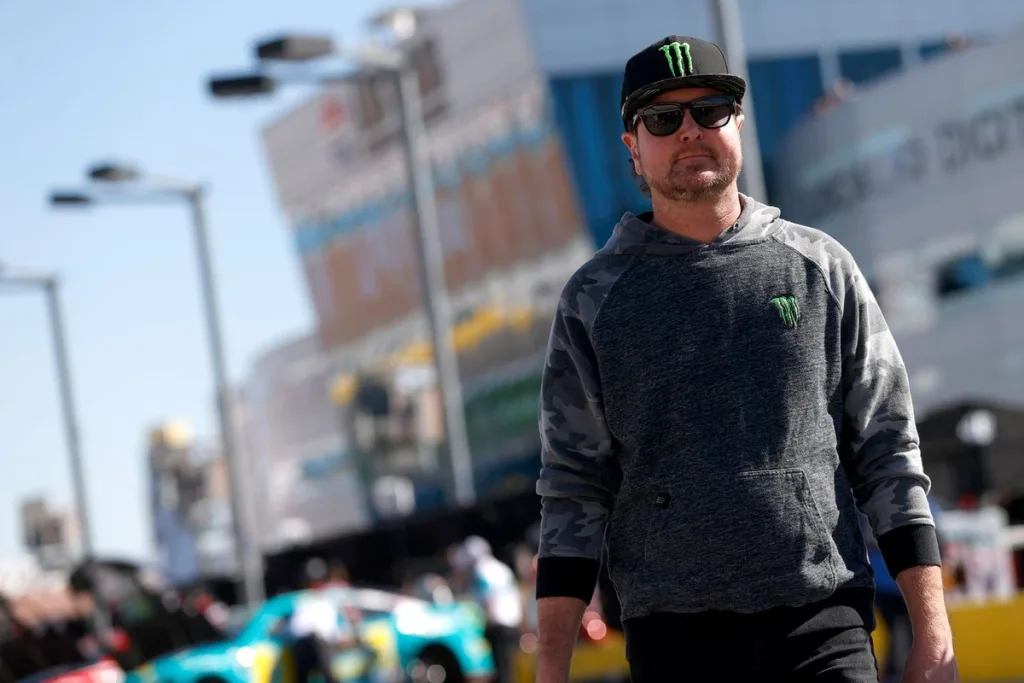 Retired NASCAR Cup champion Kurt Busch arrested on DWI charges