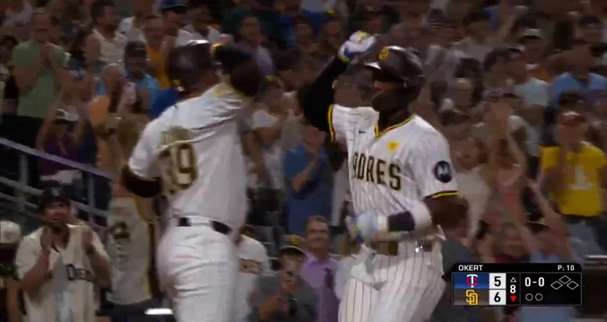 Jurickson Profar goes deep to take the lead for the Padres, a three-run blast vs. the Twins