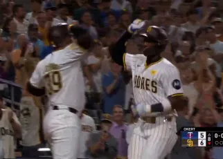 Jurickson Profar goes deep to take the lead for the Padres, a three-run blast vs. the Twins