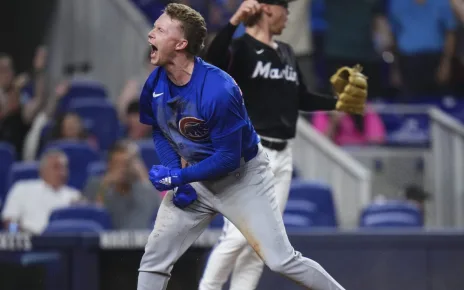 Pete Crow-Armstrong hits inside-the-park homer vs. Marlins