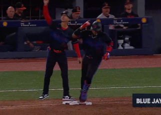 Vladimir Guerrero Jr. smacks a two-run home run to extend Blue Jays' lead over Orioles