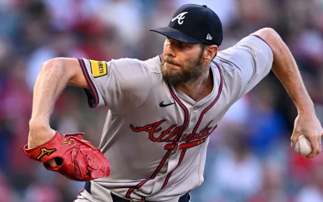 Chris Sale strikes out 10 in dominant start vs. Angels