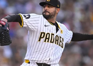 Martín Pérez shines in Padres debut vs. Rockies