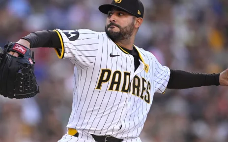 Martín Pérez shines in Padres debut vs. Rockies