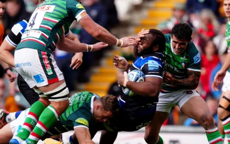 Bath struggle past error-stricken Leicester Tigers