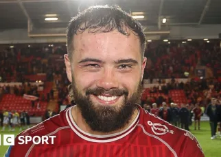 Scarlets v Cardiff: Home captain Josh Macleod returns for URC derby