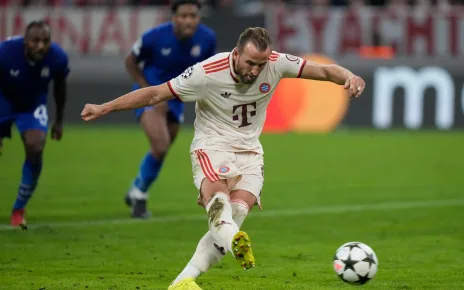 Harry Kane salutes Wayne Rooney after breaking English Champions League record